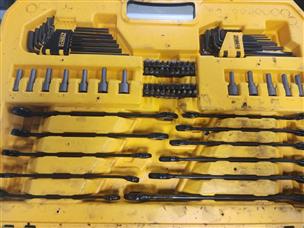 DEWALT DWMT45184 Black Chrome Mechanics Tool Set 184pcs w Hard